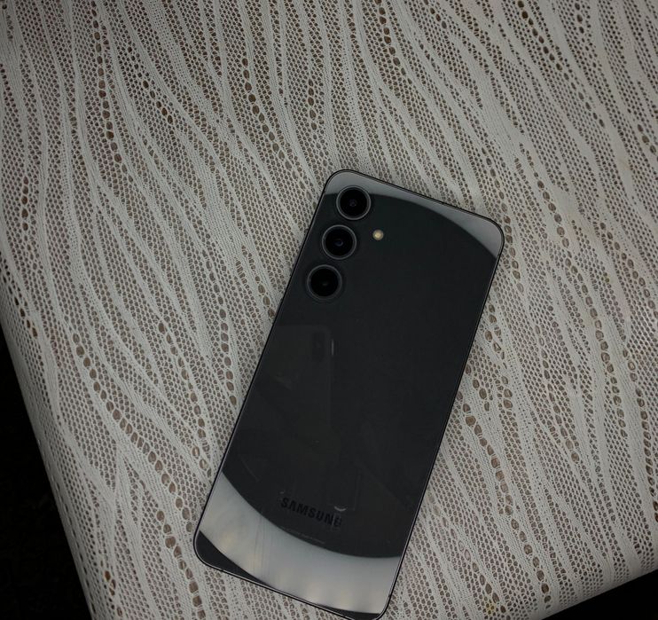 Samsung s24fe продам срочно