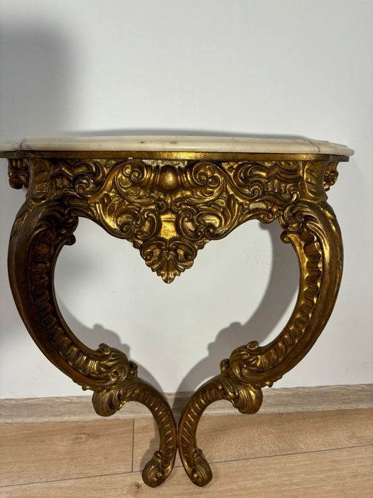 Vant o Consola antica de lemn și o consola de bronz