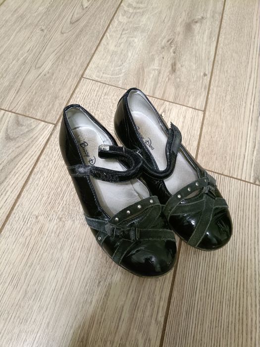 Туфли 30-31 р. лаковые