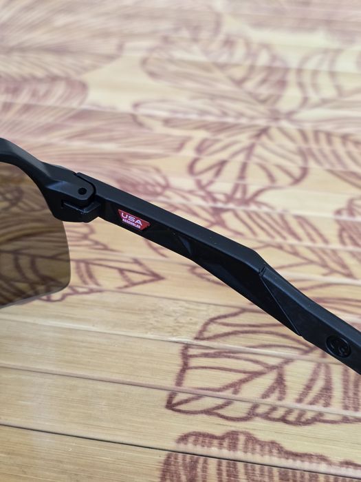 Слънчеви очила Oakley Sutro
