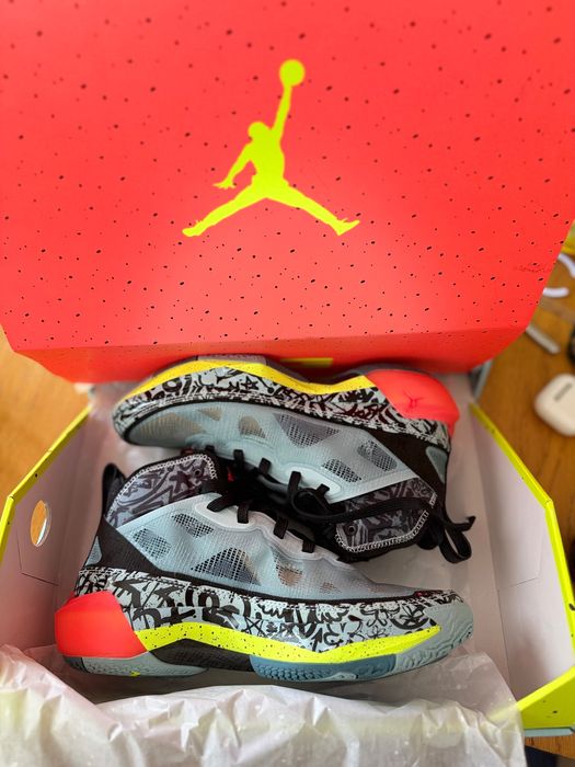 Nike Air Jordan XXXVII Satou 38,5