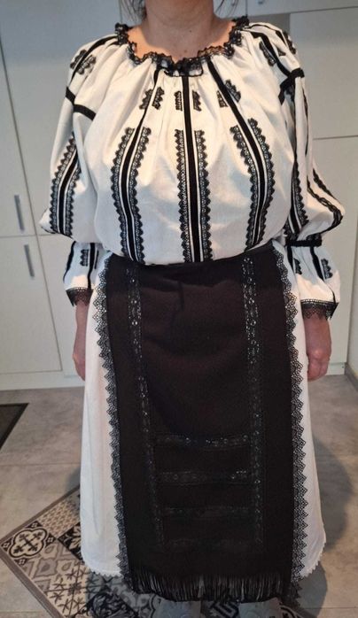 Confectionez costume populare la comanda ,IE, etc