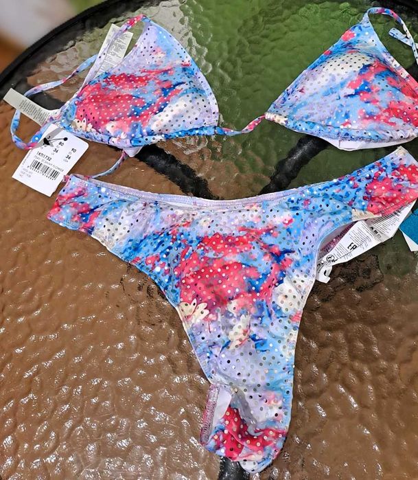 Costum de baie două piese-Tezenis mărimea 80 sutien și M chilotul
