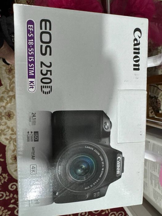 Canon EOS 250D yengi