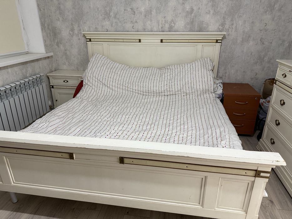 продам камод , кровить , и 2 тумбы