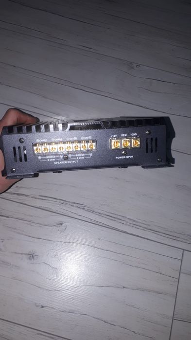 Усилитель абсолютно новый