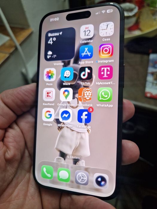 IPhone 15 Pro…liber de rețea