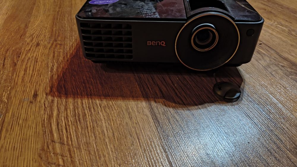 Проектор BenQ работи