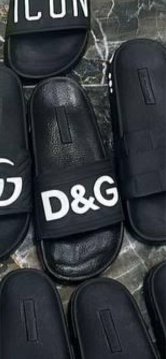 Маркови чехли различни модели