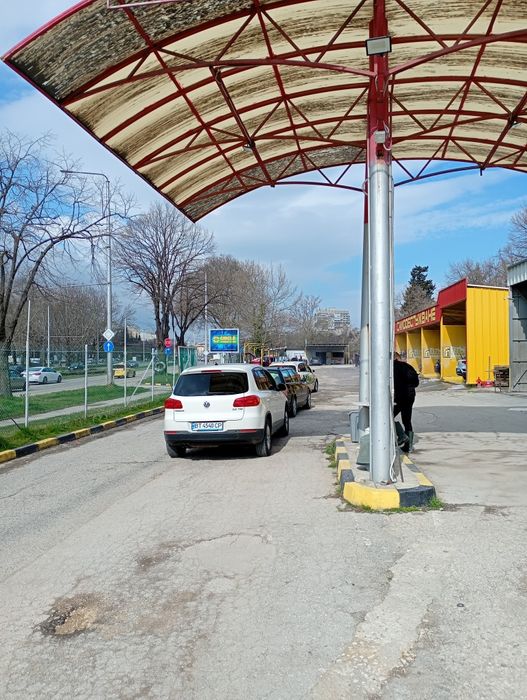 Козирка за бензиностанция