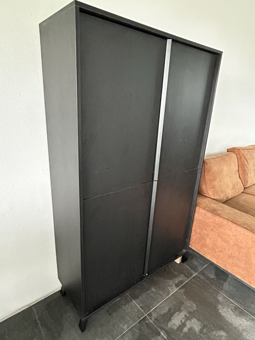 Dulap negru cu 2 usi