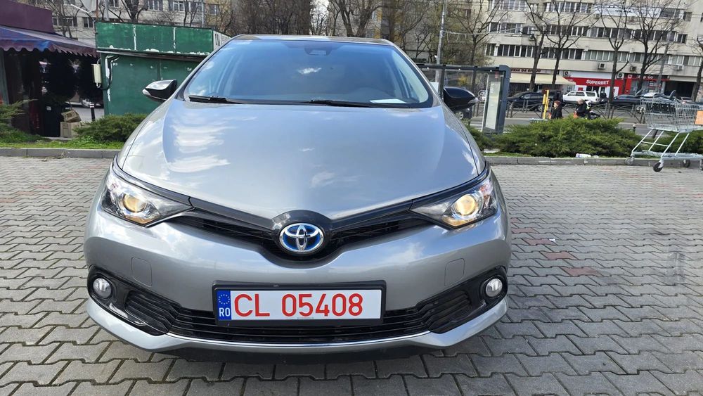 Toyota Auris De vanzare Toyota Auris 1.8 Hybrid