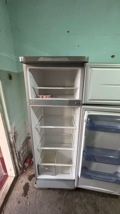 Muzlatkich deyarli yangi