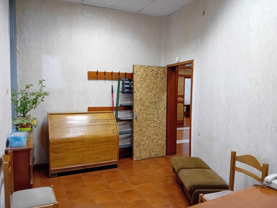 Дава се под наем Офис в Бургас, Център - 130 кв.м за 892.5 € - Снимка #1