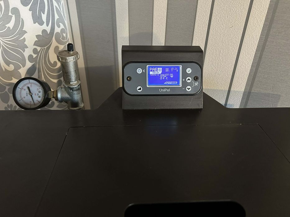 Пелетен котел GoldenFire GF24 с – 24 kW,  с водна риза