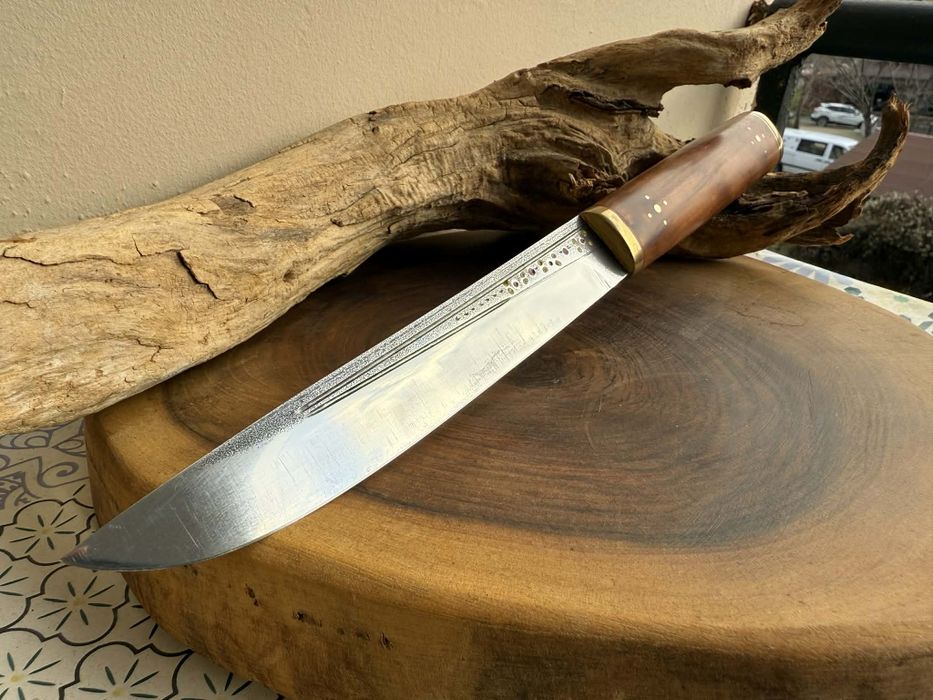 Нож . Ръчна изработка N690