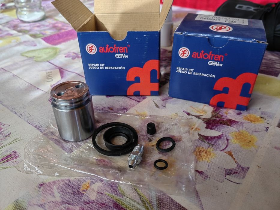 Ремонтен комплект за заден спирачен апарат на Ford Focus MK2 1,6 tdci