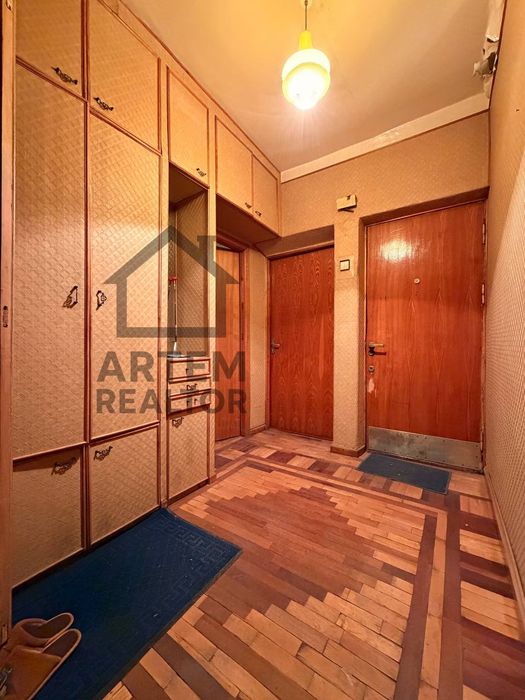 4/2/4 Буюк Ипак ийули,171 школа,78 м2,балкон 2*6,кирпич,без ремонта