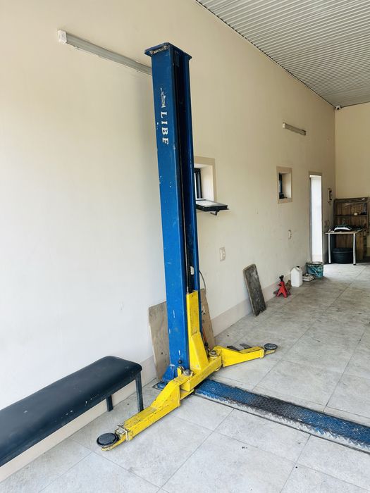 Продам автоподьемник 3.8 т