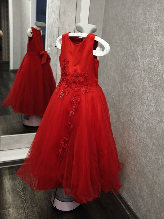 Продам платье на девочку