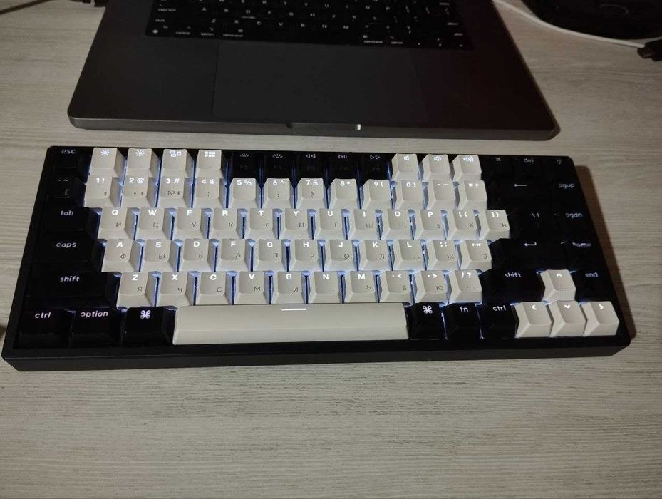 Keychron k2 blue swtich mexanik klaviature