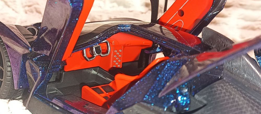 Метална кола Apollo Evo - 2021 г. Мащаб 1:18,