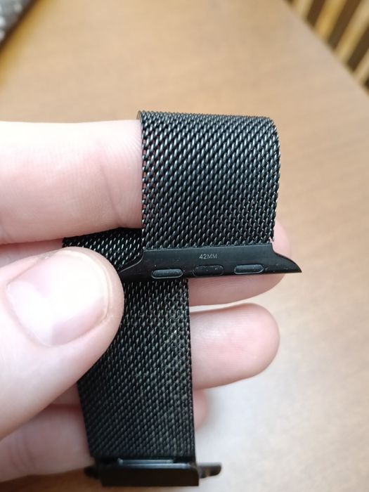 Apple 42mm Milanese Loop