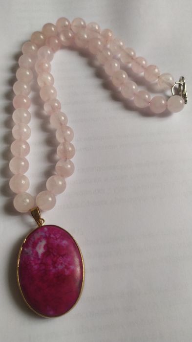 Бусы из натуральных камней