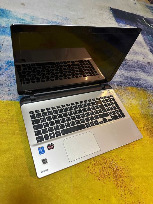 laptop Toshiba L50, core i5, ram 12 gb, video 2 gb dedicat, ssd 120 gb