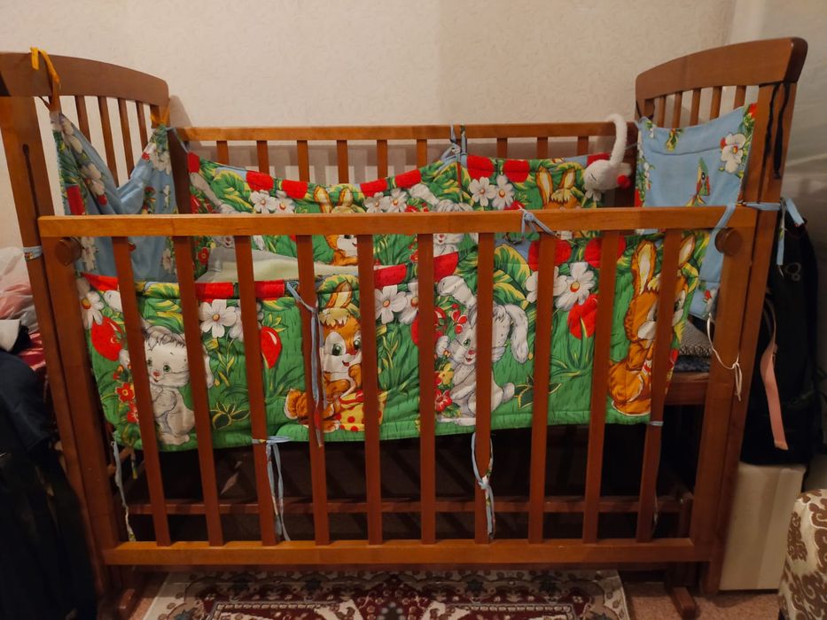 Продам детскую кроватку