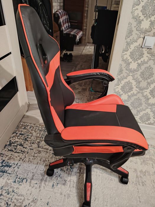 Продаю компьютерный стул