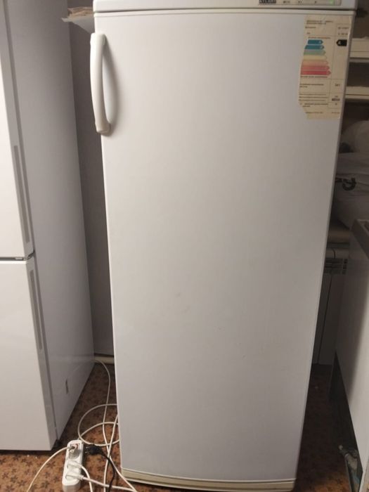 Продам морозильник