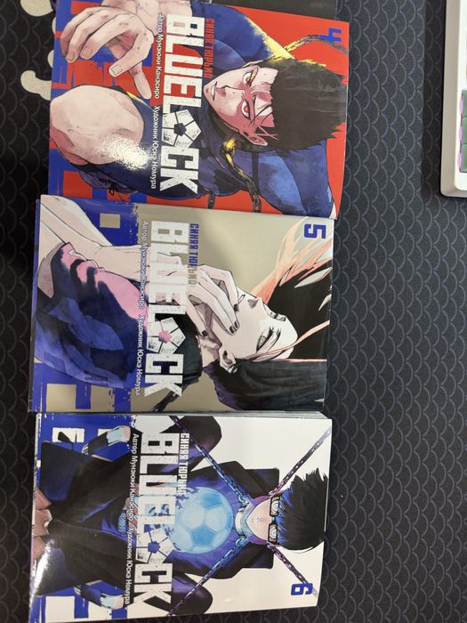 Продам мангу блю лок