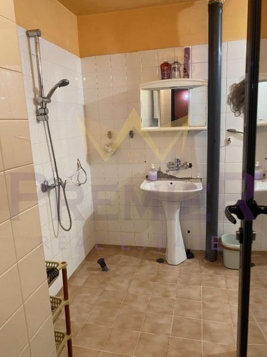 Продава се Тристаен апартамент в Варна, Автогара - 92 кв.м за 942 €/кв.м - Снимка #8