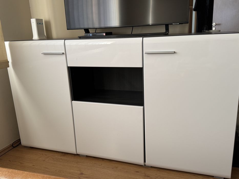 Vand comoda living trentino stare ca noua