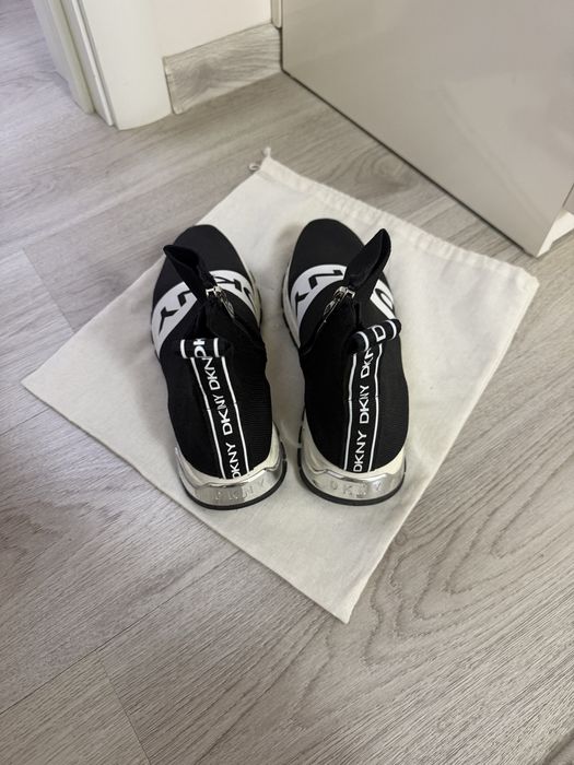 Дамски маратонки DKNY