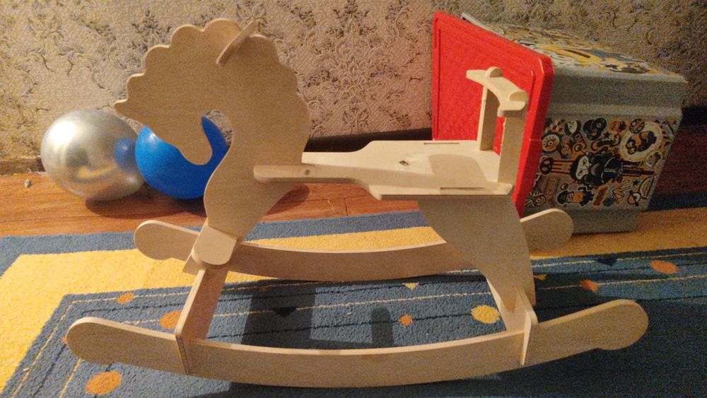 Продам детскую качалку лошадку