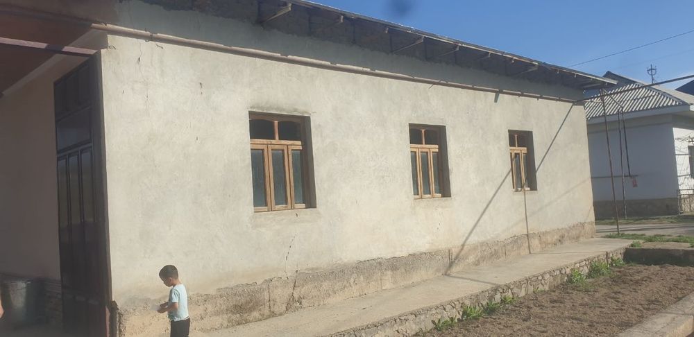 Hovli sroshna sotiladi