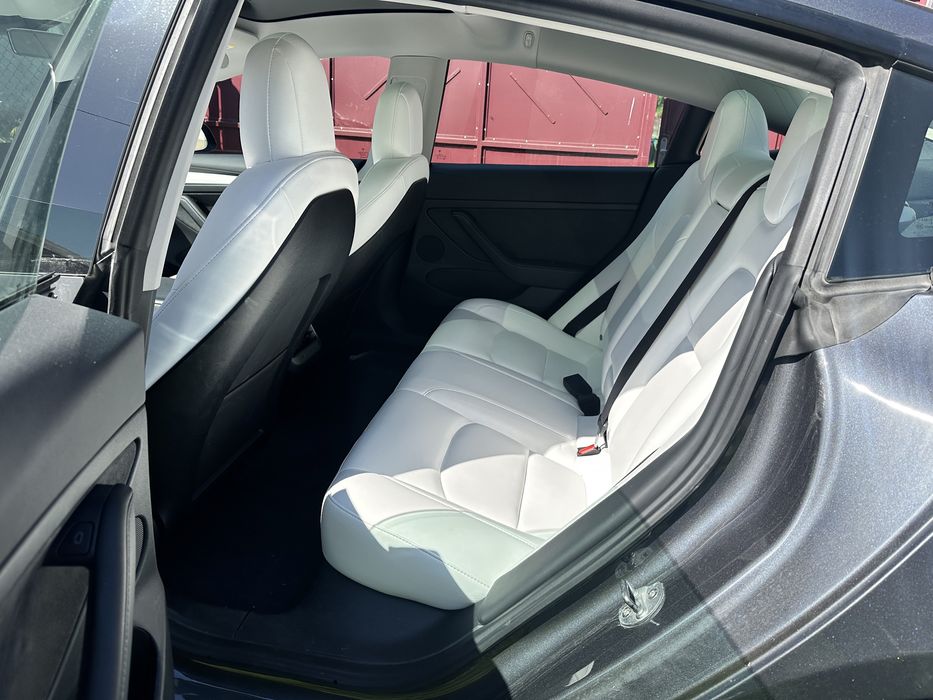 Tesla model 3 long range