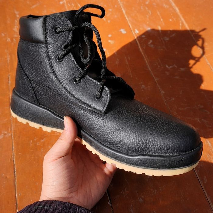 Qishgi Etiklar 2ta para bor