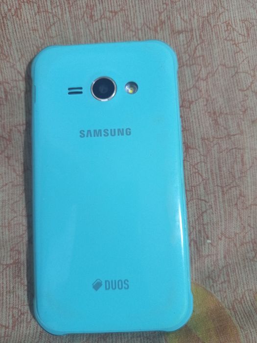 Продам Samsung Galaxy j1 ace