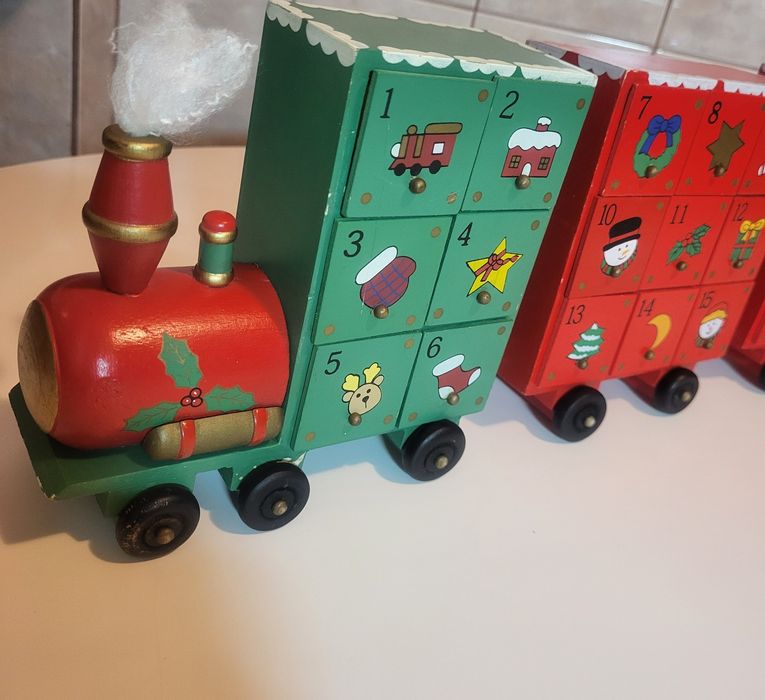 Decoratiune Craciun din lemn  sub forma de trenulet