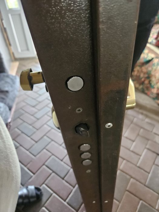 Продам дверь металлическая