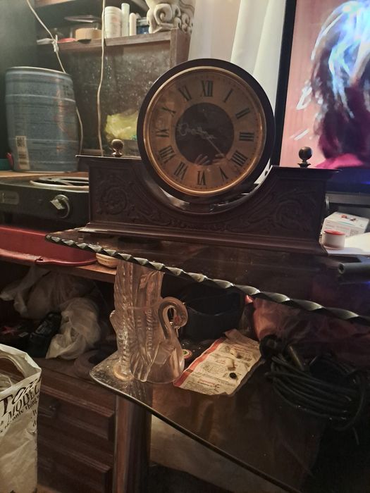 Продам  часы настольные