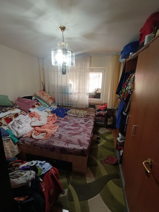 Apartament 4 camere Sărari.