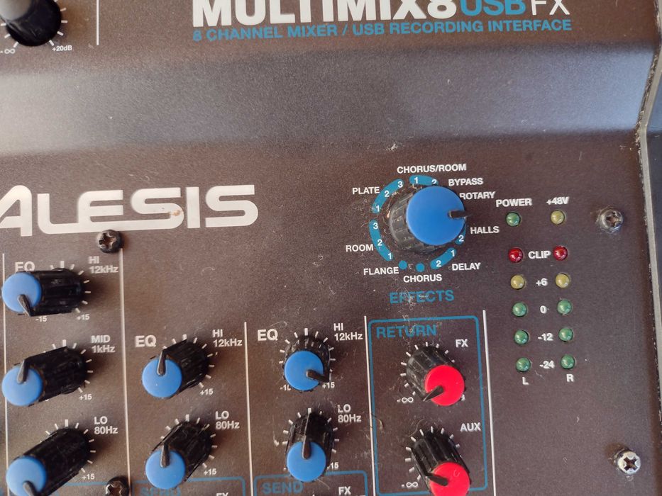 Аудио миксер Alesis Multimix 8 USB FX