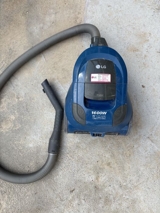 Пылесос LG 1600W