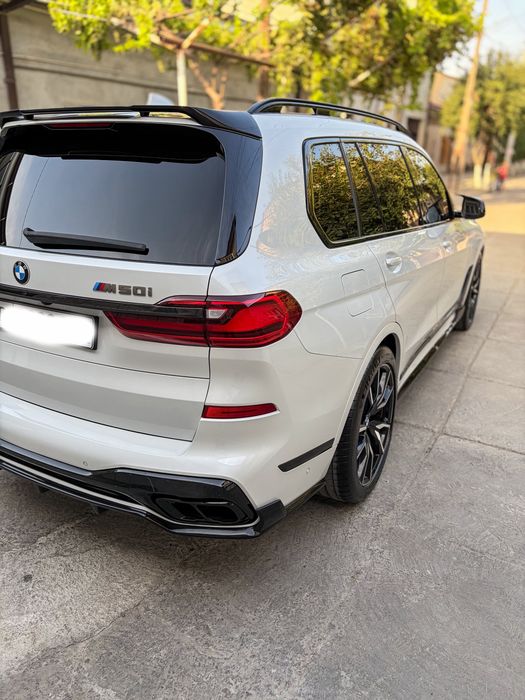 Bmw X7 M50i 4.4 full option