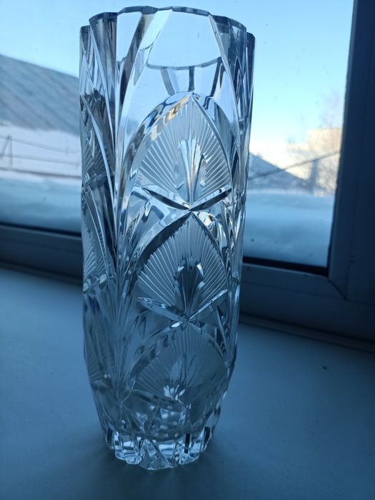 Хрустальная ваза
