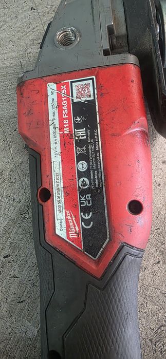 Milwaukee M18 FSA... акумулаторен ъглошлайф – комплект